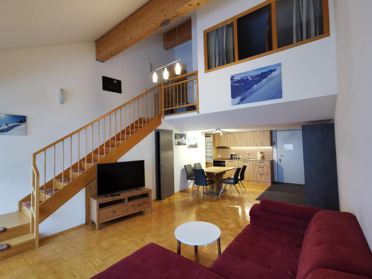 Apartment Bergfuehrer Warth  Buitenkant foto