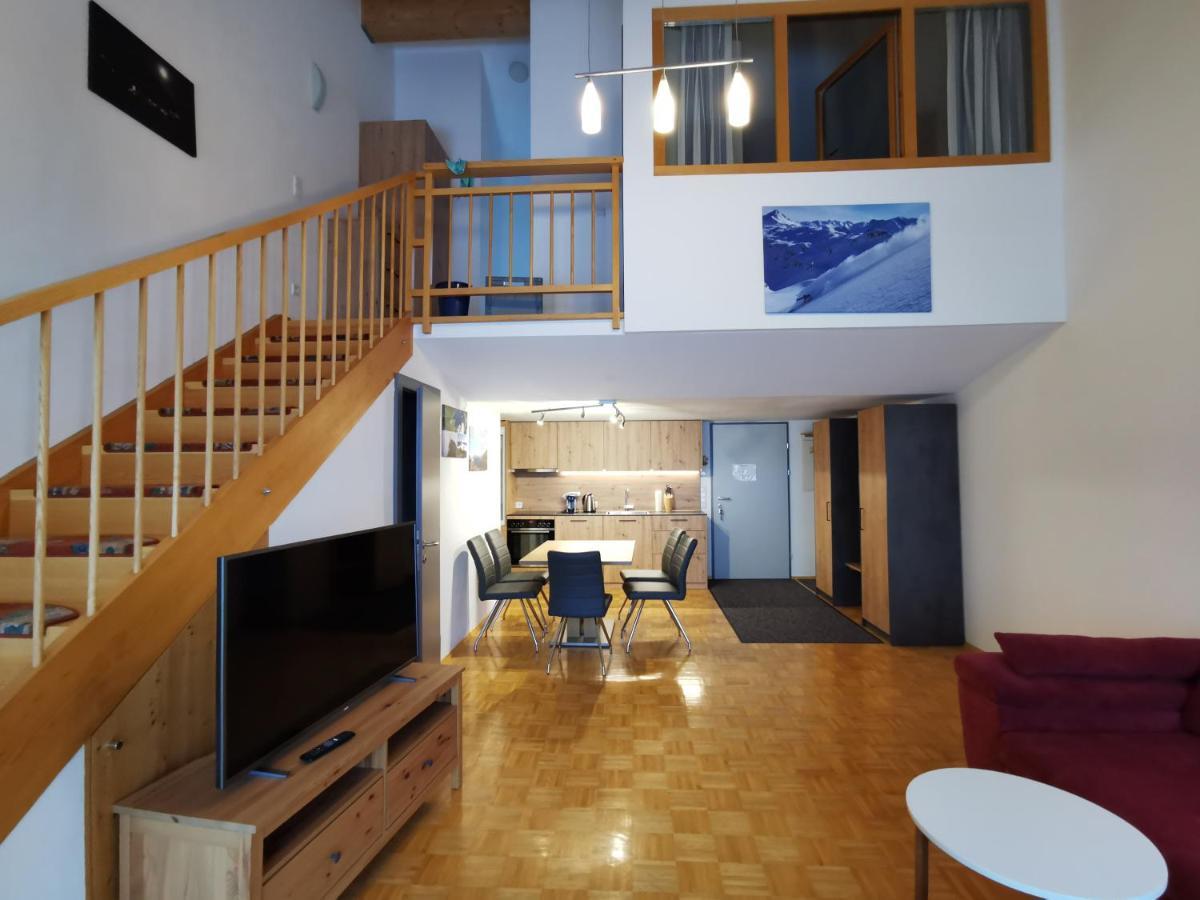 Apartment Bergfuehrer Warth  Buitenkant foto